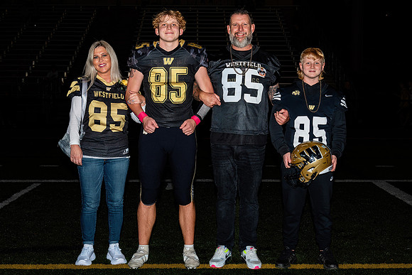 (20231027) WHS-FB-SeniorNight-2572