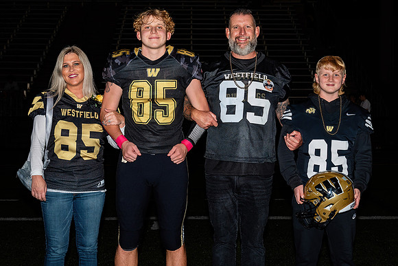 (20231027) WHS-FB-SeniorNight-2573
