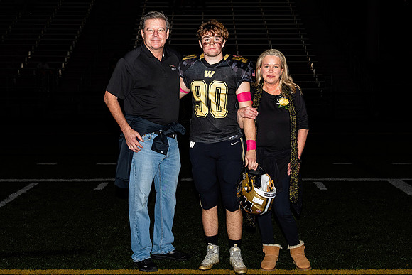 (20231027) WHS-FB-SeniorNight-2575
