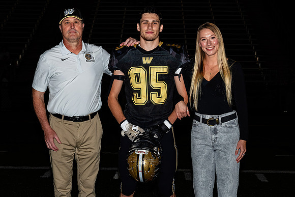 (20231027) WHS-FB-SeniorNight-2579
